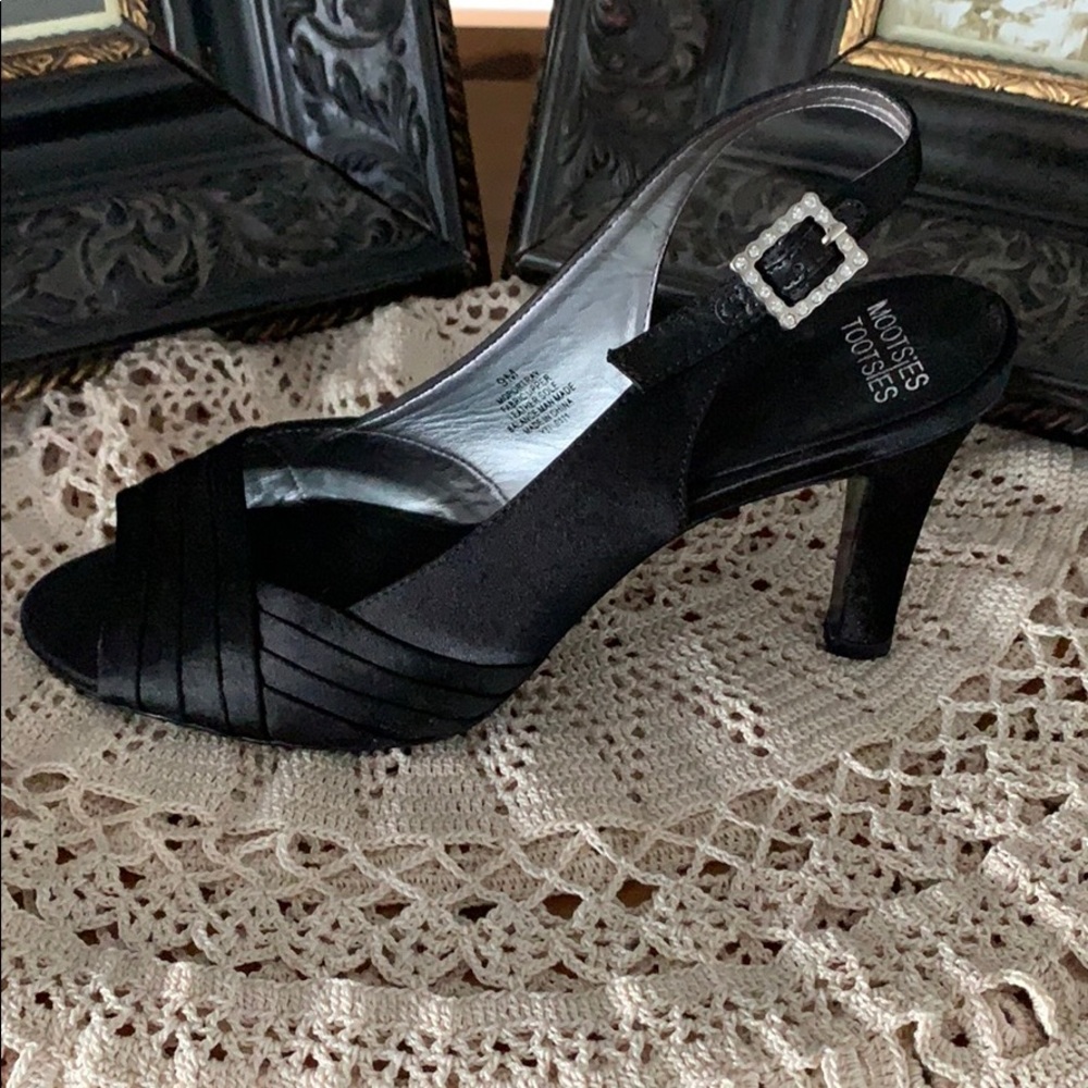 Moot died Tootsies Black heels Sz 9